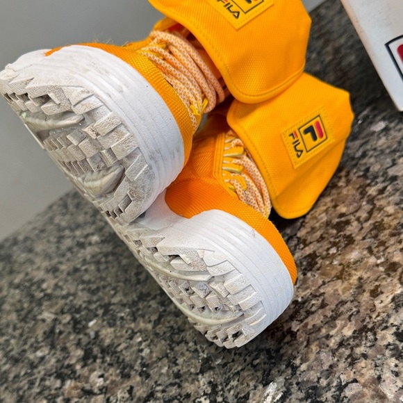 Fila Women's disruptor Ballistic citrus Sneakers Vibrant Orange EUC 11 - Picture 13 of 15